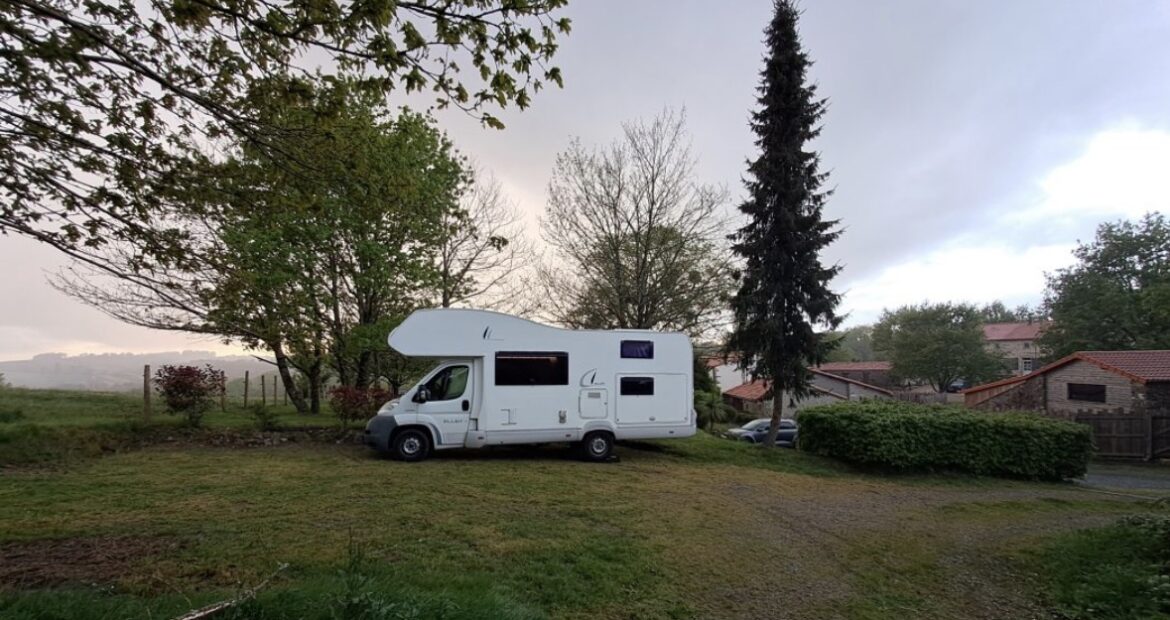 Emplacement camping-car – Au Petit Bignon, près du Puy du Fou